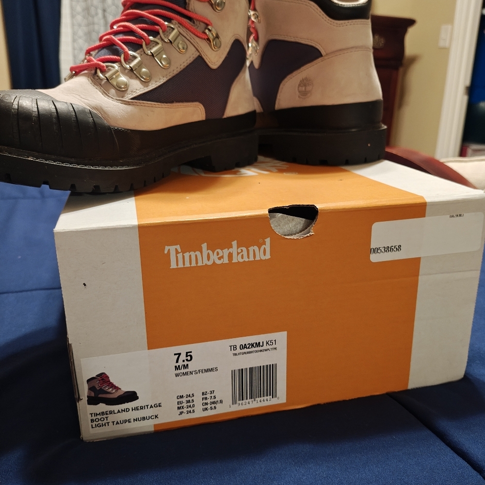 Timberland Women's Heritage Boots - Light Taupe and Black